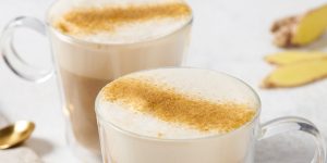 perníkové proteínové latte